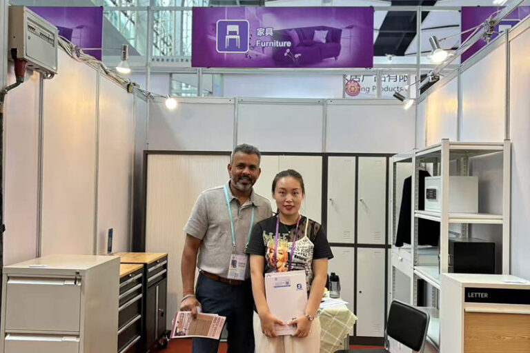 The 136th Canton Fair - Luoyang Hefeng Office Furniture (3)