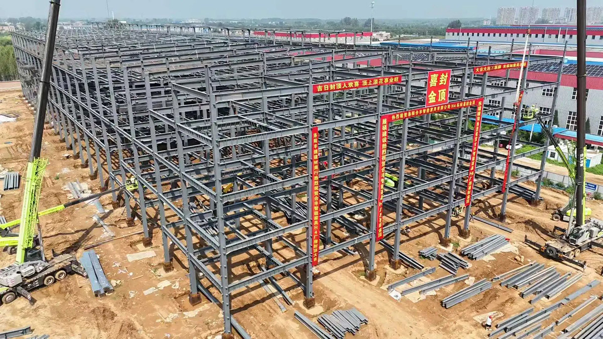 Luoyang Hefeng Phase II Topping Out (2)